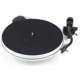 Pro-Ject RPM 1 Carbon analóg lemezjátszó fehér Ortofon 2M-RED hangszedővel