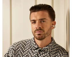 BOSE ULTRA OPEN EARBUDS vezeték nélküli fülhallgató, füst-fehér