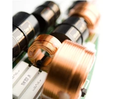 Gato Audio FM-8 polcsugárzó, magasfényű fehér