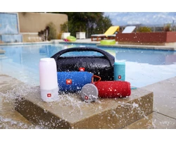 JBL BoomBox vízálló hordozható Bluetooth hangszóró, fekete