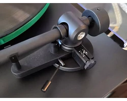 NAD  C 558 lemezjátszó