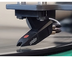NAD C 558 lemezjátszó + ajándék kiegészítő NAD C 558 lemezjátszó + ajándék kiegészítő