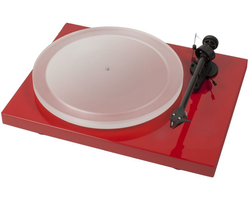 Pro-Ject Debut Carbon Esprit DC lemezjátszó /Ortofon 2M-Red/ piros Pro-Ject Debut Carbon Esprit DC lemezjátszó /Ortofon 2M-Red/ piros