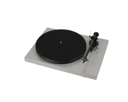 Pro-Ject Debut Carbon Phono USB DC lemezjátszó (Ortofon OM 10 hangszedővel) ezüst Pro-Ject Debut Carbon Phono USB DC lemezjátszó (Ortofon OM 10 hangszedővel) ezüst