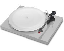 Pro-Ject Debut Carbon Esprit DC lemezjátszó /Ortofon 2M-Red/ ezüst Pro-Ject Debut Carbon Esprit DC lemezjátszó /Ortofon 2M-Red/ ezüst