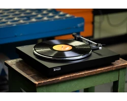 Rekkord Audio F110 lemezjátszó + AT91 hangszedő (Bemutató darab)