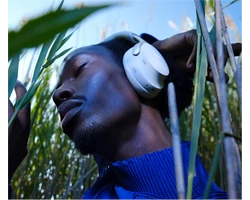 Bose QuietComfort Ultra aktív zajszűrős fejhallgató, füst-fehér