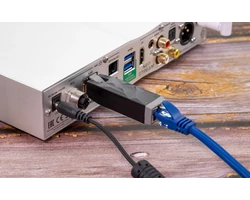 iFi Audio LAN iSilencer RJ45 -> RJ45 M/F zavarszűrő fekete