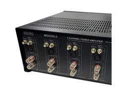 Marantz AV7706 AV előerősítő + Musical Fidelity M6x 250.5 végerősítő szett