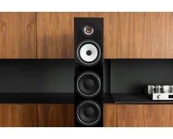 Triangle Australe EZ frontsugárzó pár, zongoralakk fekete