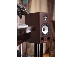 Triangle Esprit Antal EZ frontsugárzó pár, zongoralakk fekete