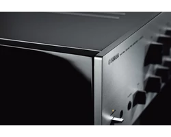 Yamaha C-5000 sztereó előerősítő, zongoralakk fekete