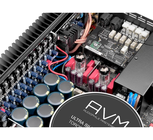 AVM Ovation A 8.3 integrált erősítő, ezüst