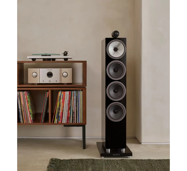 BOWERS & WILKINS 702 S3 frontsugárzó, fényes fekete