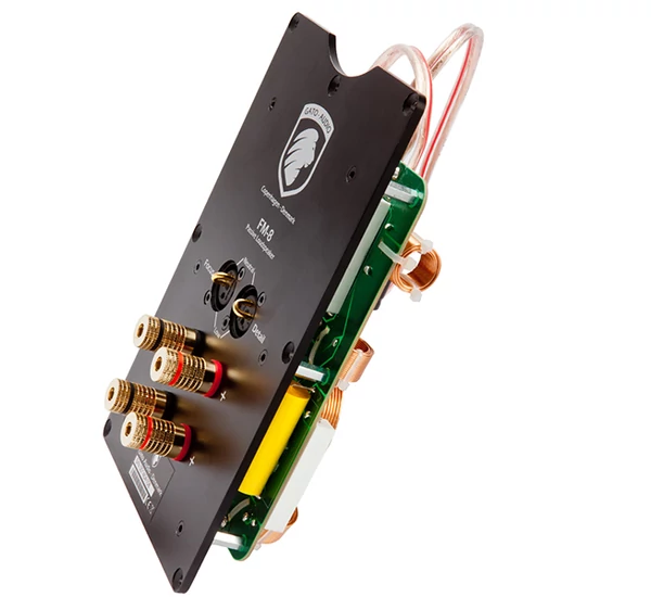 Gato Audio FM-8 polcsugárzó, magasfényű fehér