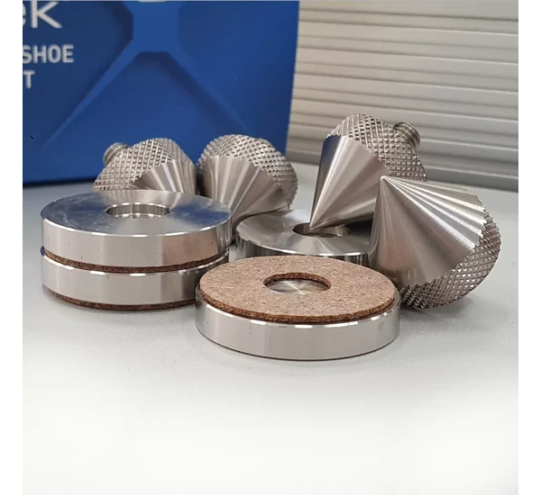 ISOTEK SPIKE & SHOE M6 tüske + alátét készlet
