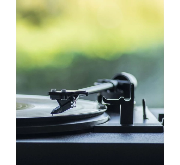 Pro-Ject Automat A1 automata lemezjátszó  + Ortofon OM10 hangszedő, fekete
