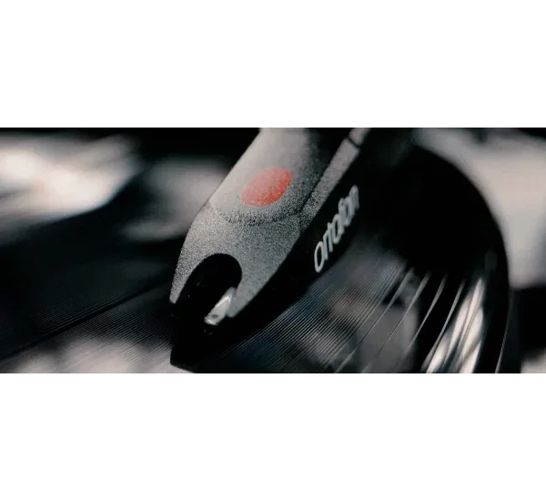Pro-Ject Automat A1 automata lemezjátszó  + Ortofon OM10 hangszedő, fekete