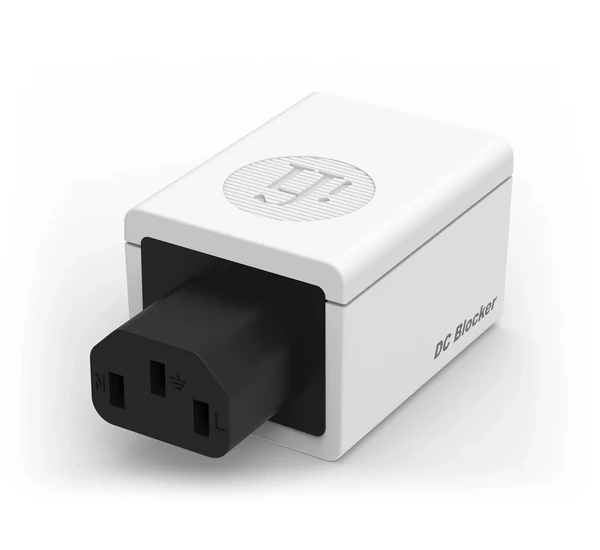 iFi Audio DC Blocker C14 -> C13 M/F zavarszűrő