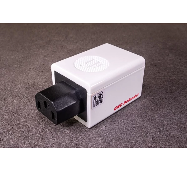 iFi GND Defender C13 zavarszűrő