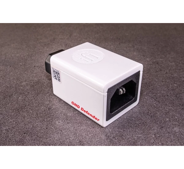 iFi GND Defender C13 zavarszűrő