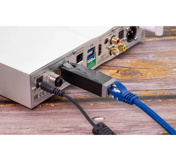 iFi Audio LAN iSilencer RJ45 -> RJ45 M/F zavarszűrő fekete