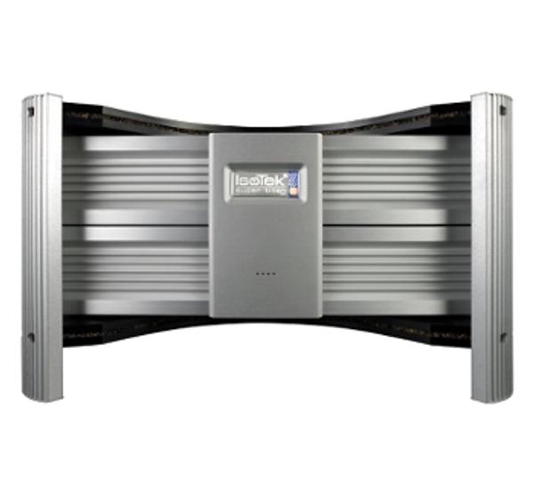 Isotek EVO3 SUPER TITAN hálózati tápelosztó és szűrő