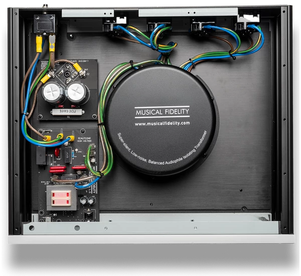 MUSICAL FIDELITY BPC5 tápkondicionáló, fekete