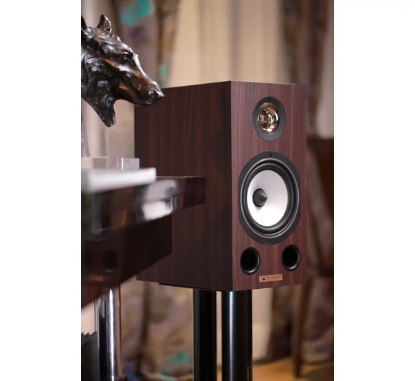 Triangle Esprit Antal EZ frontsugárzó pár, zongoralakk fekete