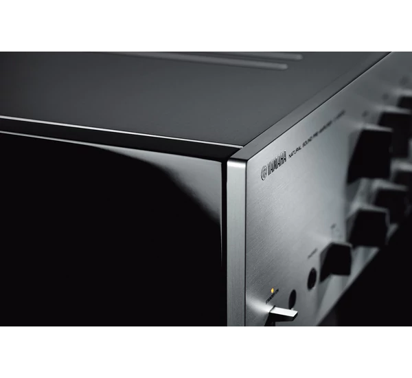 Yamaha C-5000 sztereó előerősítő, zongoralakk fekete