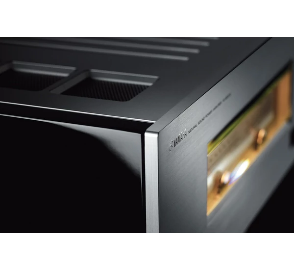 Yamaha M-5000 sztereó végerősítő, zongoralakk fekete