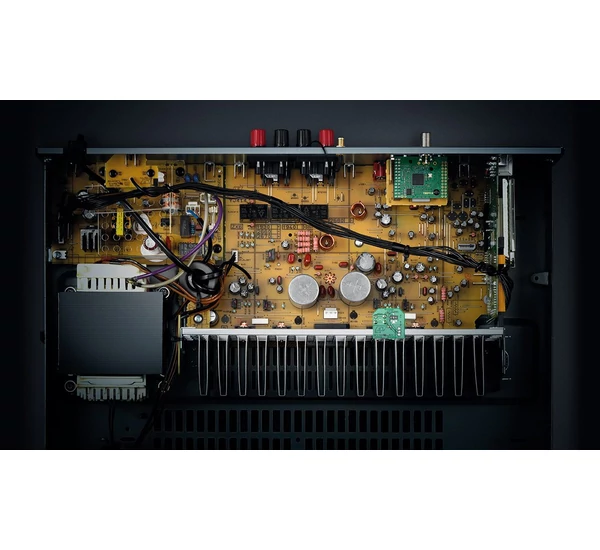 Yamaha R-N303D sztereó hálózati rádióerősítő MusicCast